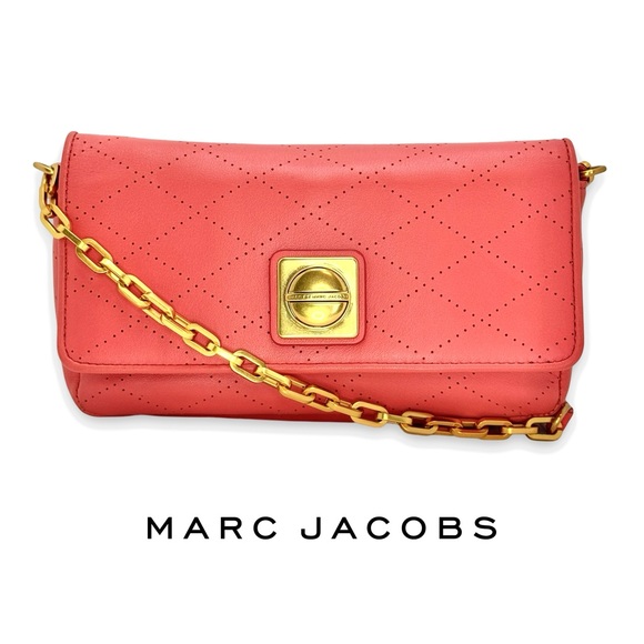 Handbags - Marc Jacob’s Leather Crossbody in Coral w/ Chain Strap & Card Slots!